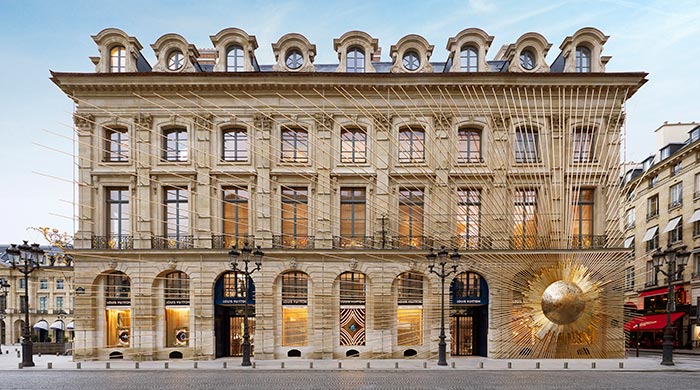 The flagship Louis Vuitton store at Place Vendome, Paris, France Stock  Photo - Alamy