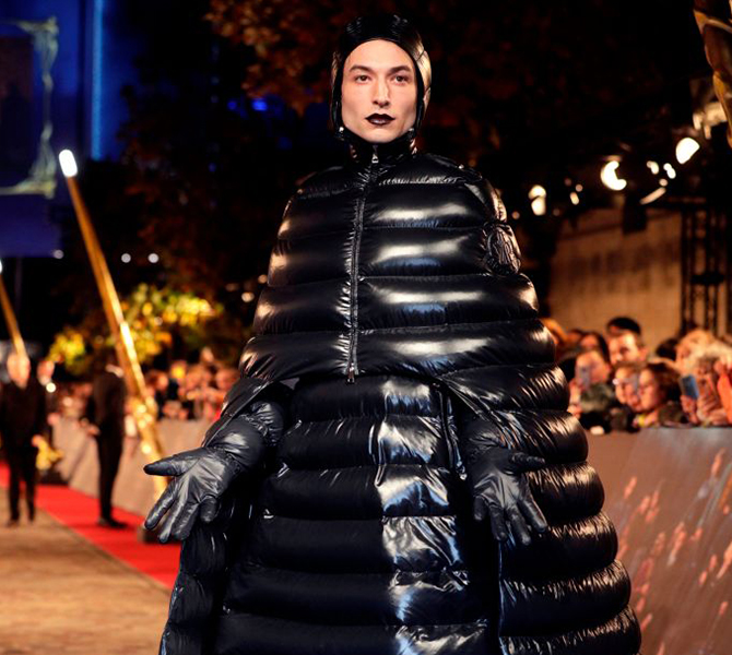 Can we talk about Ezra Miller’s look at the Fantastic Beasts: The Crimes of Grindelwald premiere?