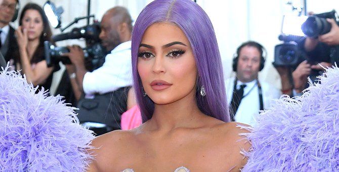 This week’s headlines: Kylie Jenner is the highest-paid Instagrammer, guess who’s the “best-smelling” celeb, and more