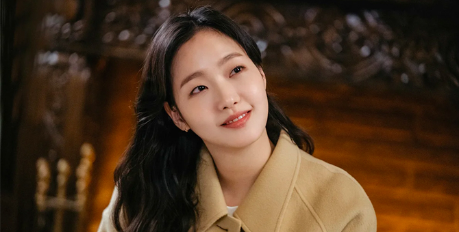 12 Times Kim Go Eun proved that an all-natural beauty look is all she needs