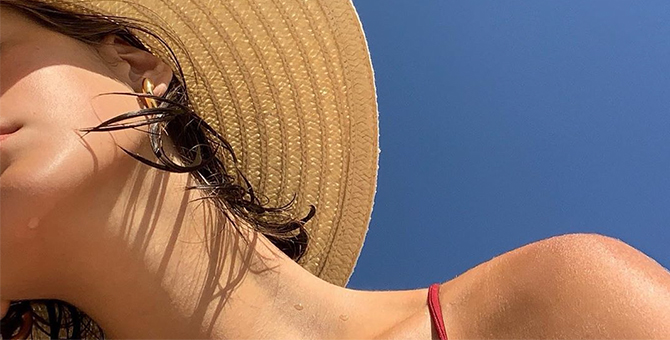 How to reapply sunscreen over your makeup without messing it up