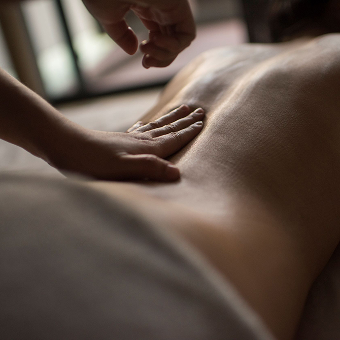 5 Signs your body needs a massage and digital detox