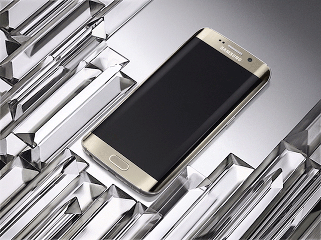 Samsung launches the S6 Edge mobile phone