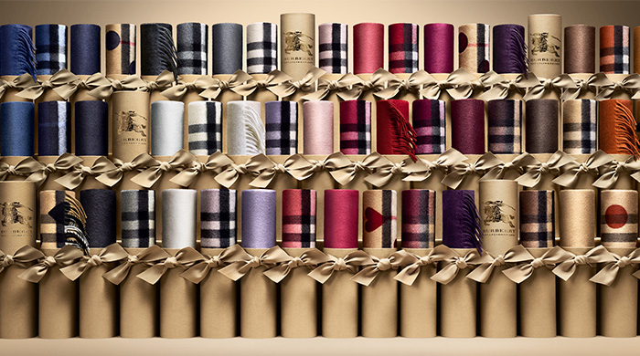 Burberry Scarf Bar: get your very own personalised scarf | BURO.