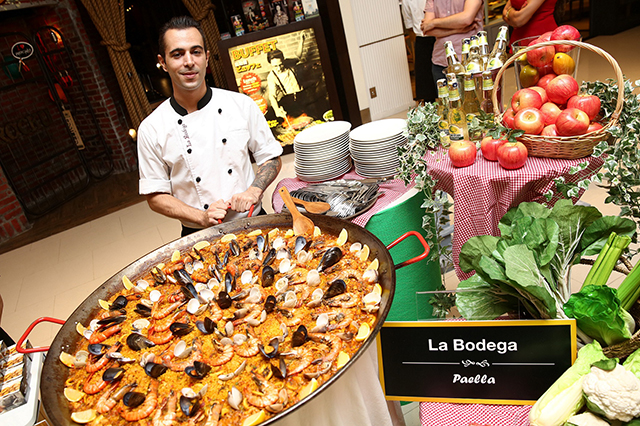 La Bodega with their giant seafood Paella at Pavilion Kuala Lumpur’s launch of Journey of Taste