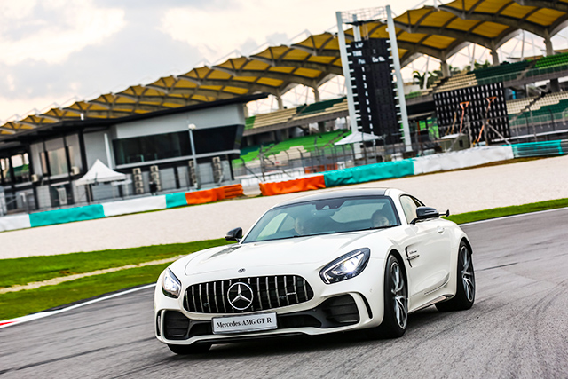 mercedes amg gt r racing