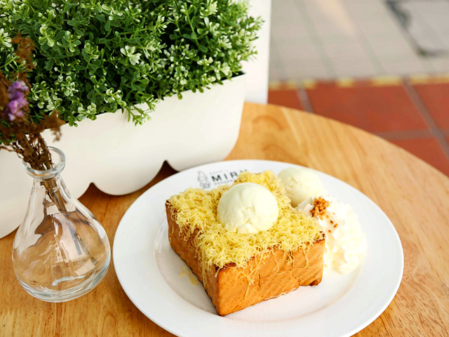 miru dessert cafe cheese cheddar toast