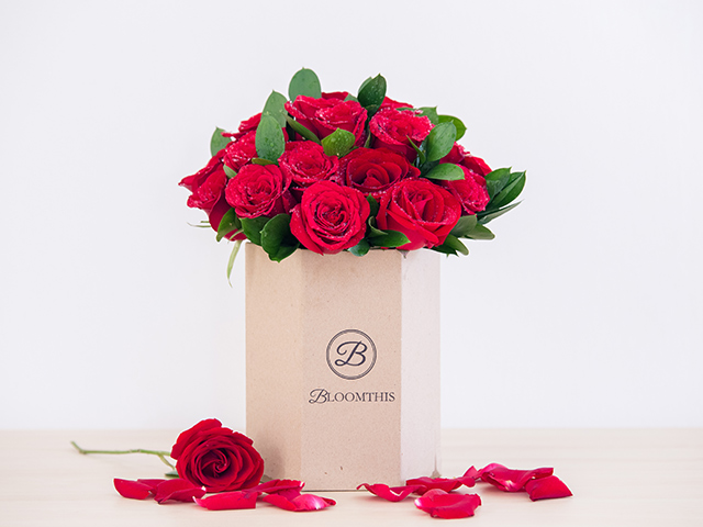 BloomThis hexagon boxes of roses