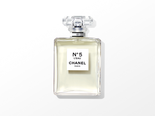 Updated: Watch the exclusive Chanel N°5 L'Eau film before its worldwide ...