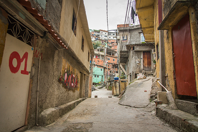 Street view of a neighbourhood in Rio de Janeiro