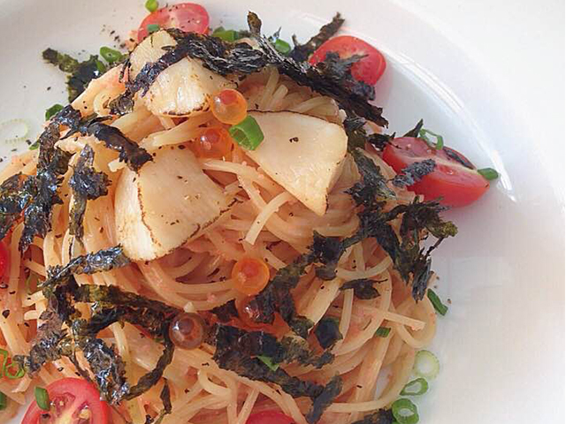 Mentaiko spaghettini with torched scallops and ikura