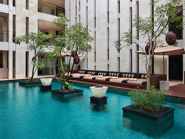 anantara bali-swimming pool