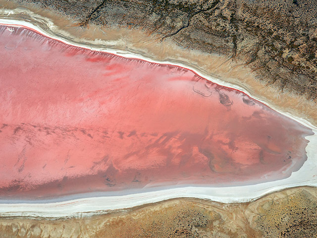 7 Naturally Beautiful Pink Lakes from Around the World