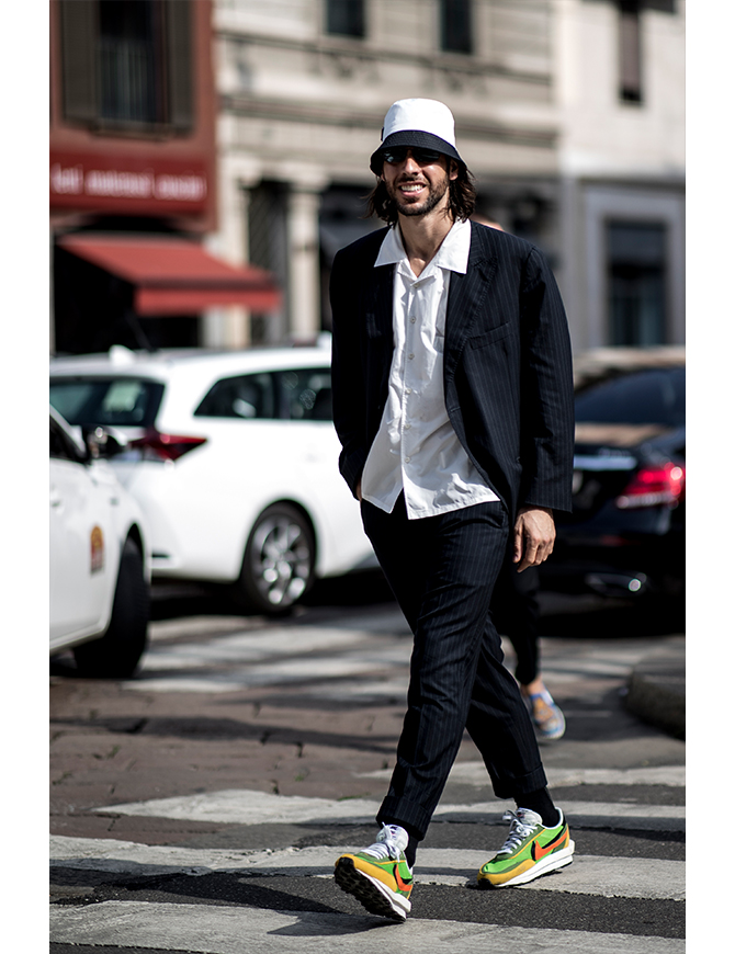 Attention guys: This is the right way to wear a suit with sneakers | BURO.