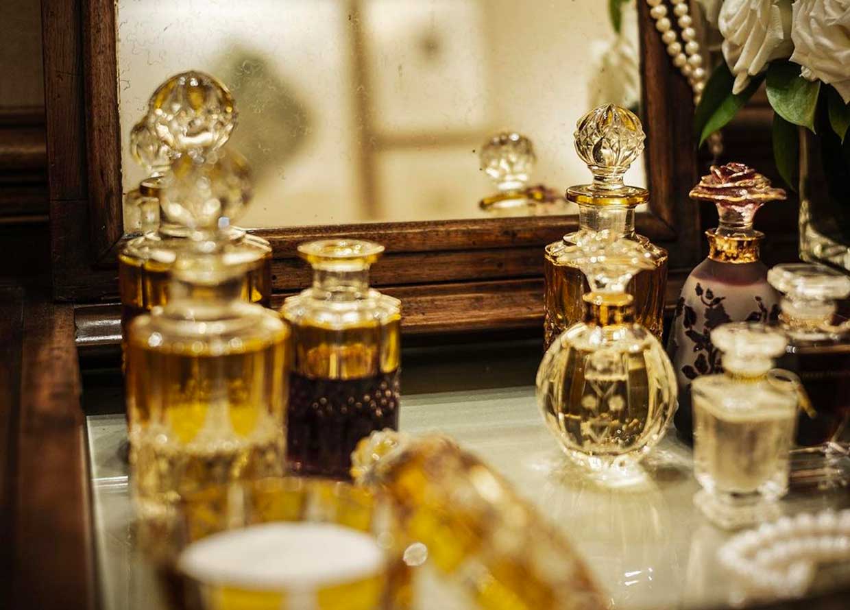 25 Prettiest Perfume Bottles That Deserve A Spot On Your Table