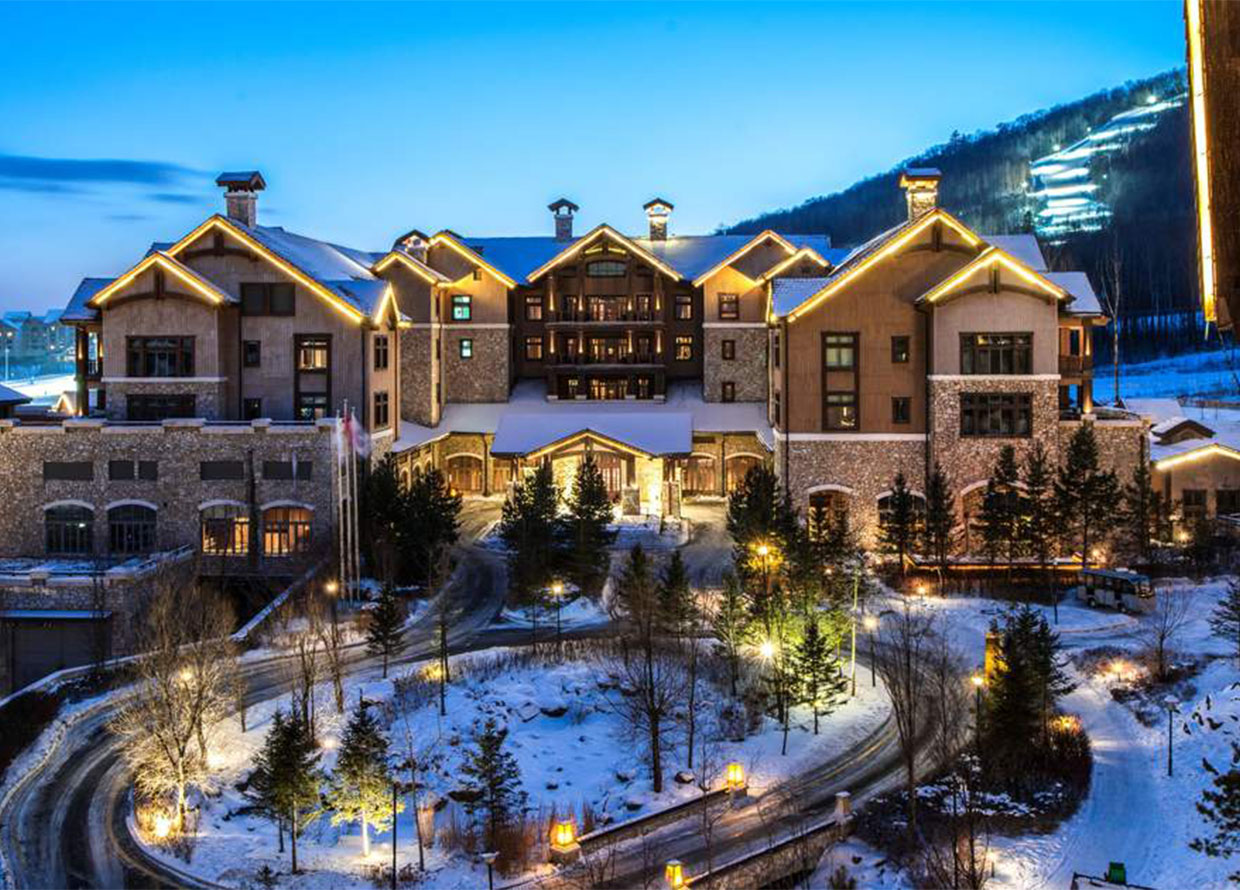 Top 8 Luxury Ski Hotels in Asia