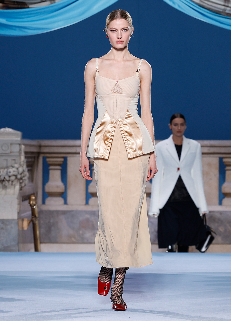 NYFW AW23: Tory Burch redefines power dressing with an undone sensibility