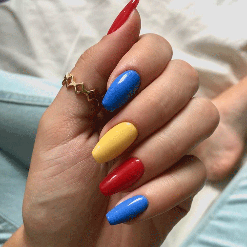 36 Short Acrylic Nail Ideas We're Obsessing Over