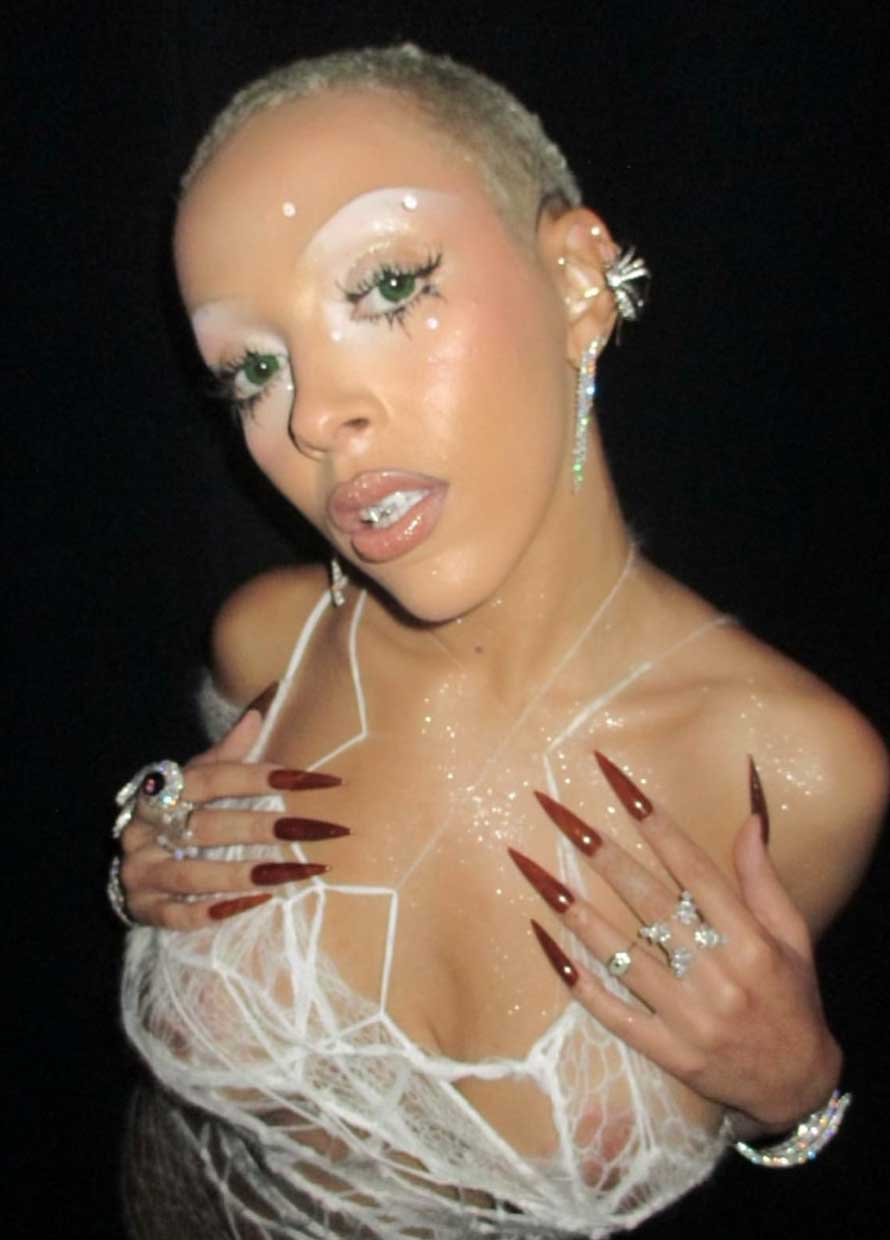 The best beauty looks from the 2023 VMAs