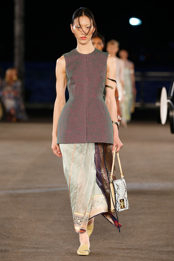 NYFW Tory Burch Spring/Summer 2023 Runway Photos BURO.