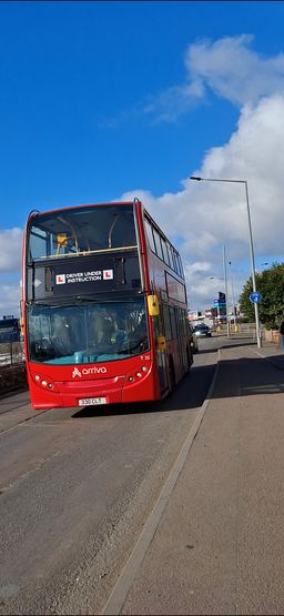 Bus 330CLT — ADL Enviro 400