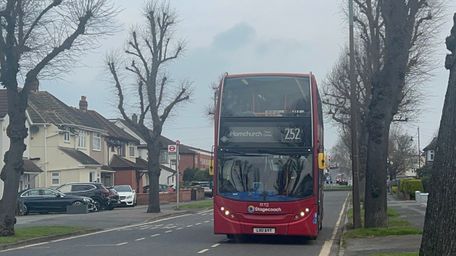Bus LX11AYT — ADL Enviro 400