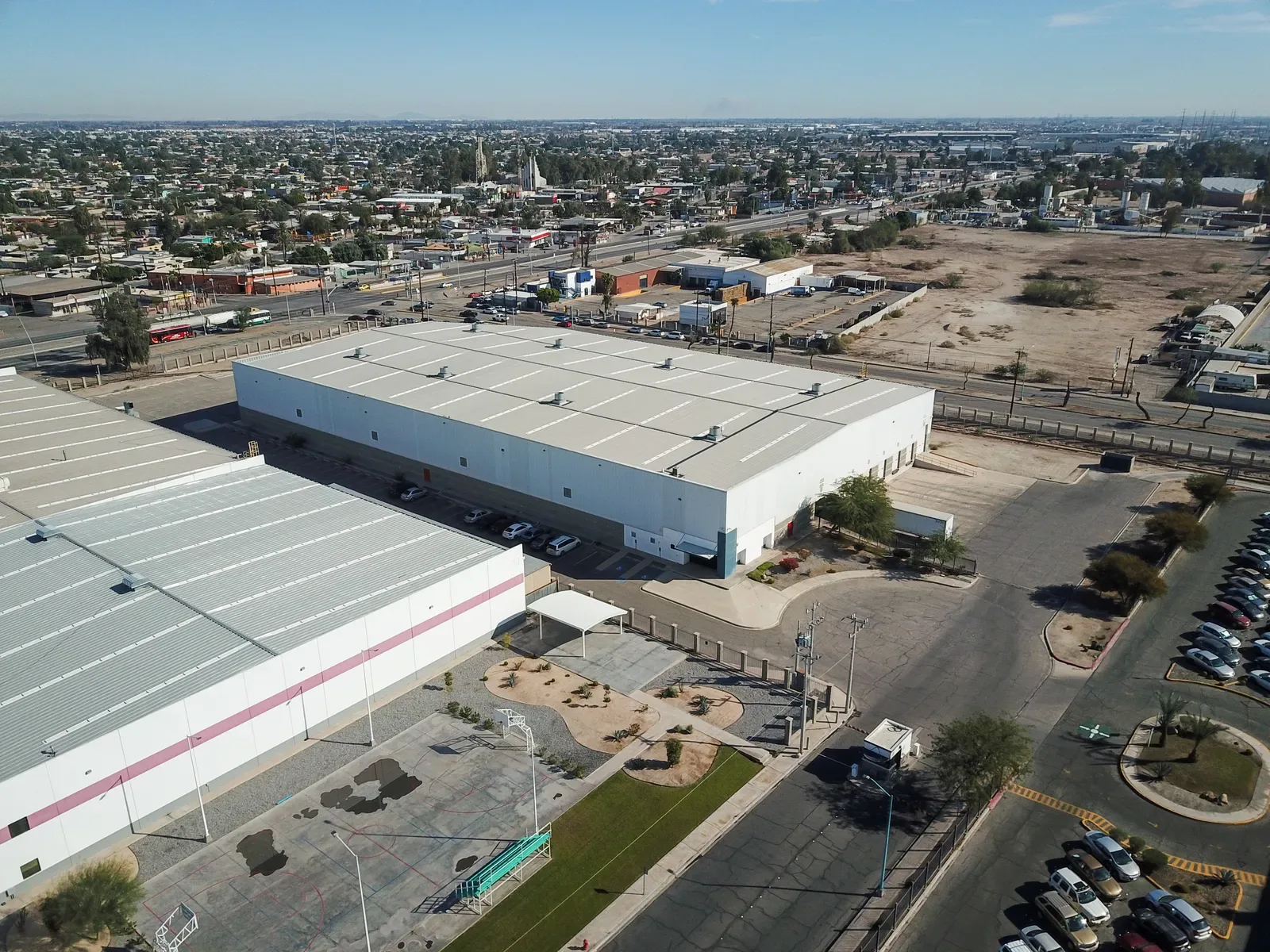 Nave Industrial de 6,060 m²