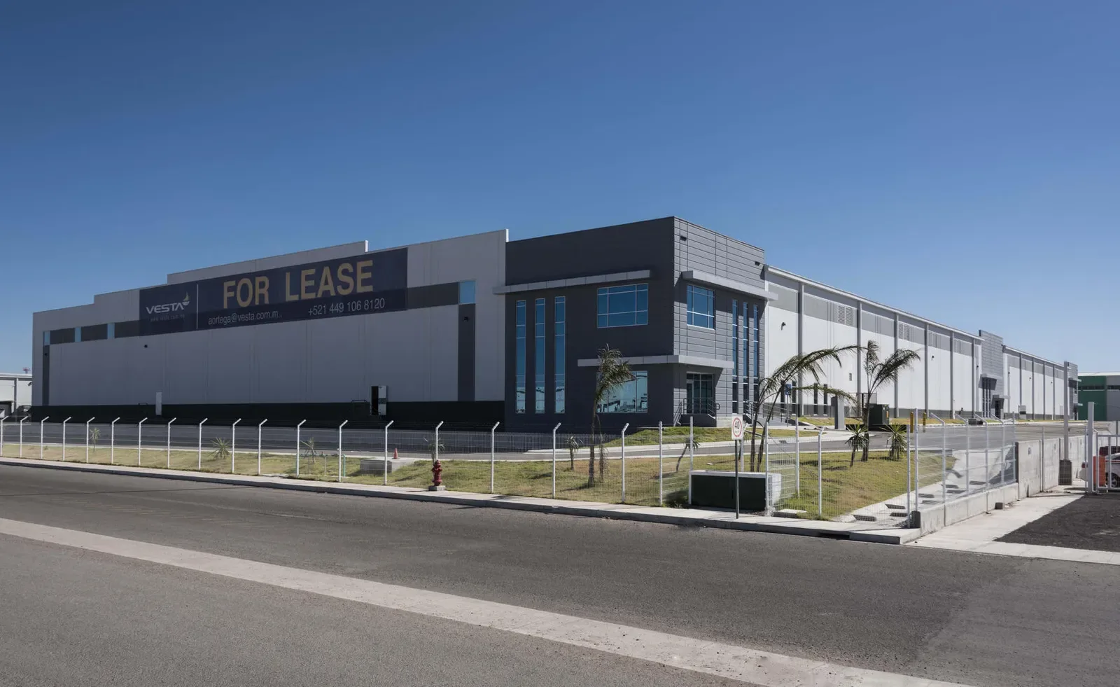 Nave Industrial de 9,888 m²