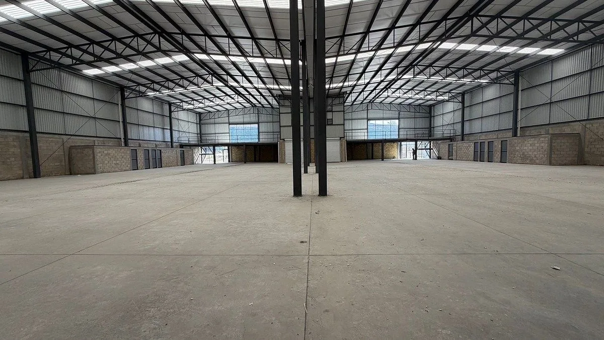 Bodega 1942m2 en Renta en Aldea Park, Zapopan