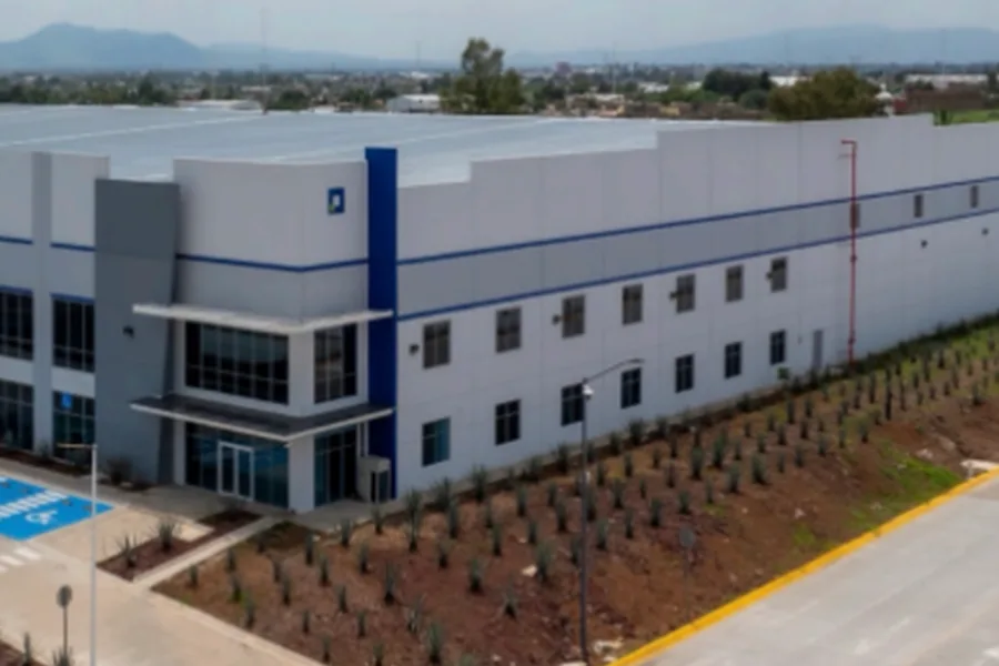 Nave Industrial de 39,900 m² en Renta - Plataforma Park Building 12