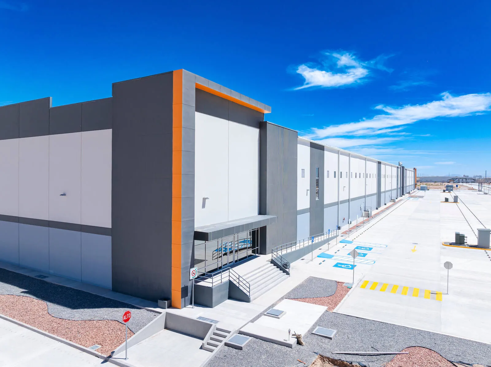 Nave Industrial de 24,789 m² / 266,826 sq.ft en Parque Industrial Terranova