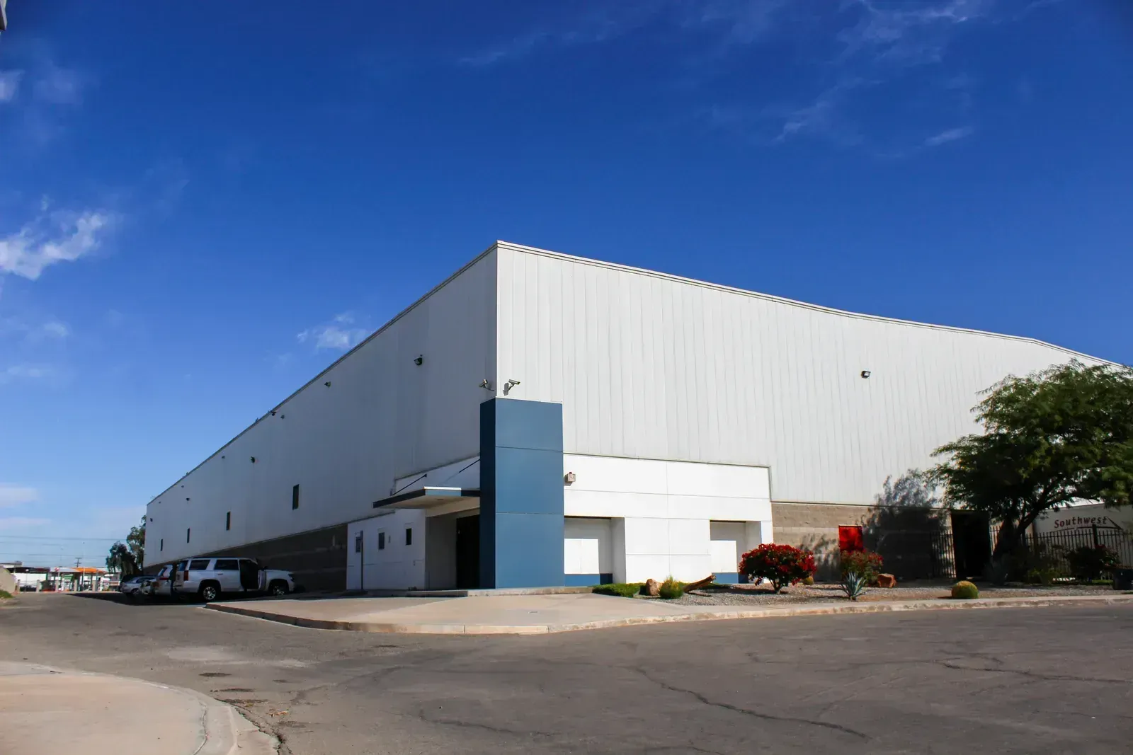 Nave Industrial de 6,060 m²