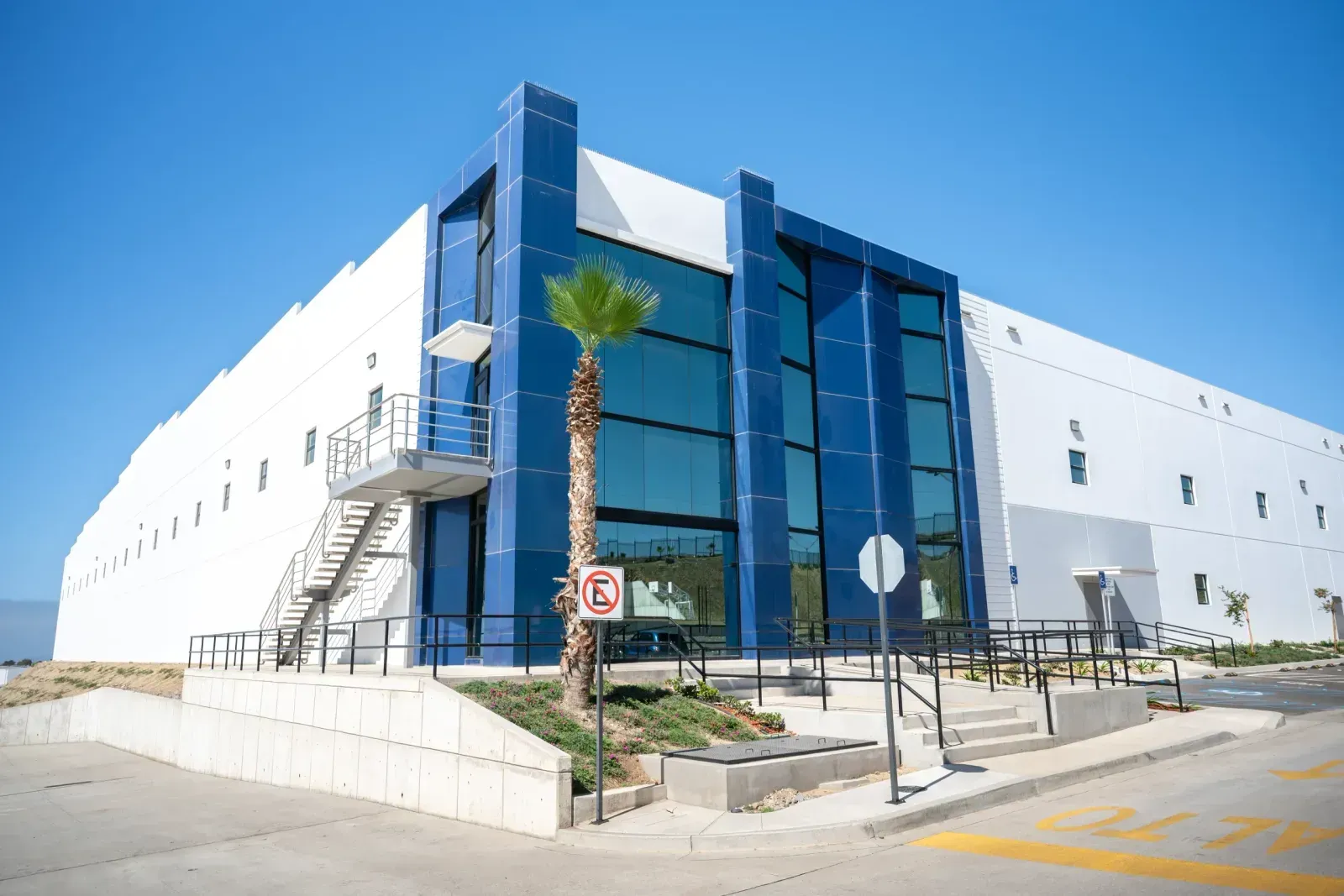 【下加州 · Playas de Rosarito】 Vie-Verte Rosarito 园区 8,640 m² 甲级工业厂房 (现房出租) - 墨西哥工业厂房 Gongye Space