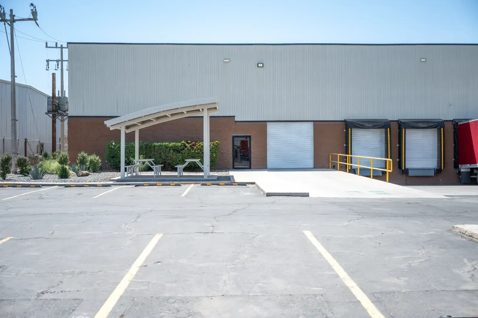【下加州 · Mexicali】 Las Californias Park 园区 1,008 m² 甲级工业厂房 (现房出租) - 墨西哥工业厂房 Gongye Space