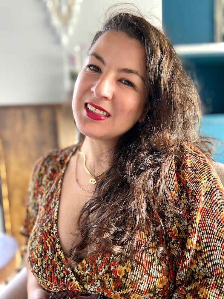 Hayat Akhoudas Therapy