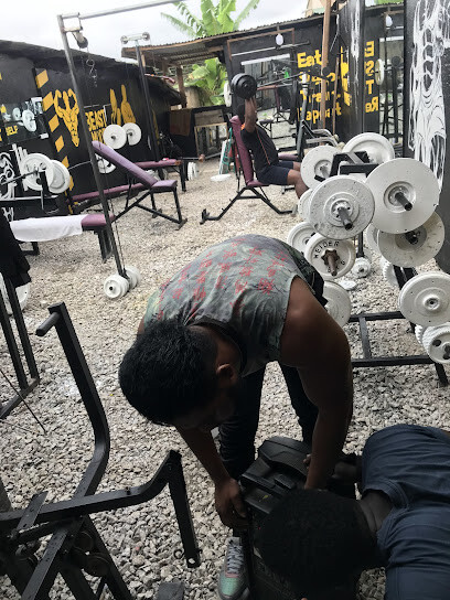 GYM MOMENT