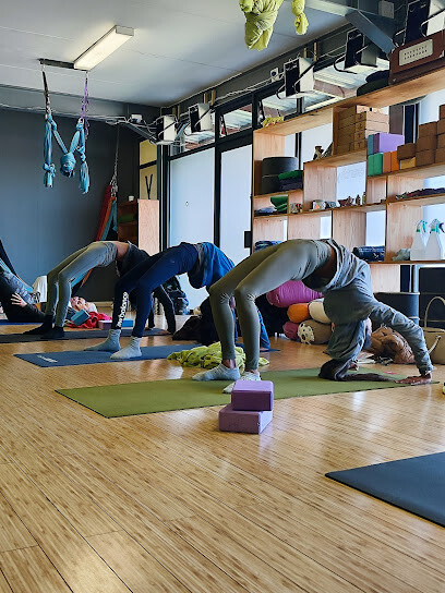 Earth Yoga Studio