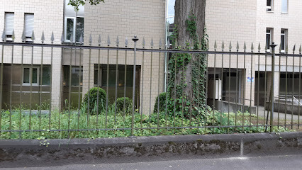 Yogaalaya Bern, Suresh