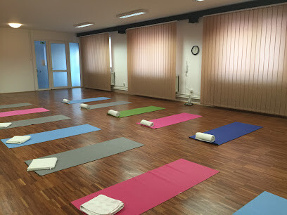 YOGA BLUE ART