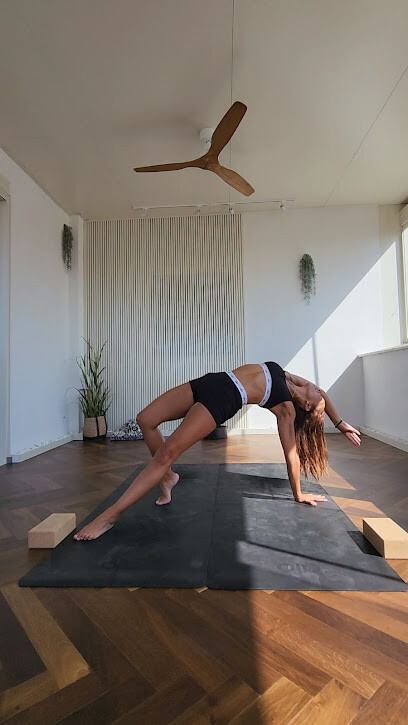 YOGA KARNUNA