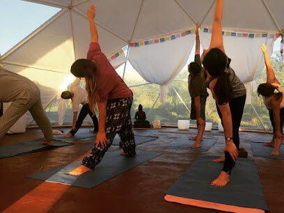 Om Shanti Yoga & Terapias