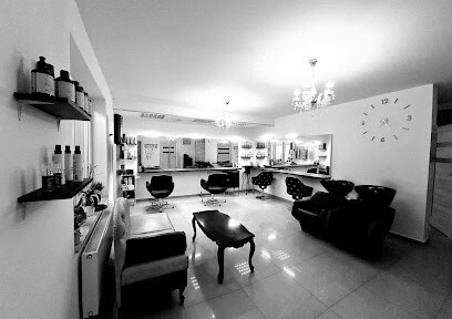 Anna Choszcz Salon