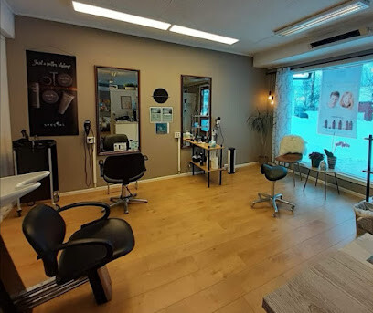 Kikkis barber V / Ann K