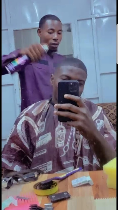 HAKUNA MATATA BARBER SHOP