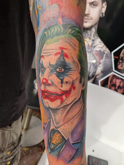 Tattoo Barbershop.