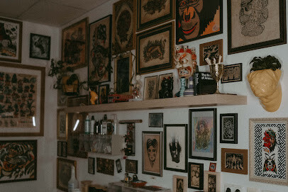 Mano Nera Tattoo Parlor