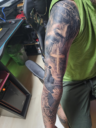 R. / TATTOO X BARBER
