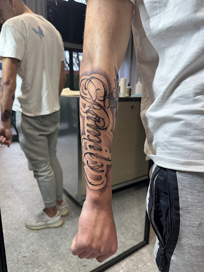 Black Black Studio Tattoo