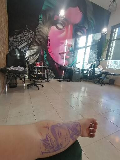Tattoo studio Black