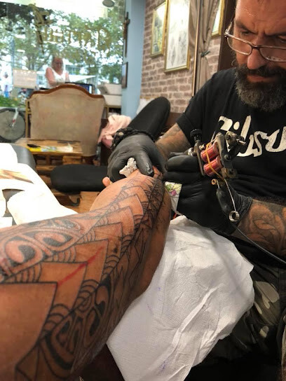 Dark side tattoo studio